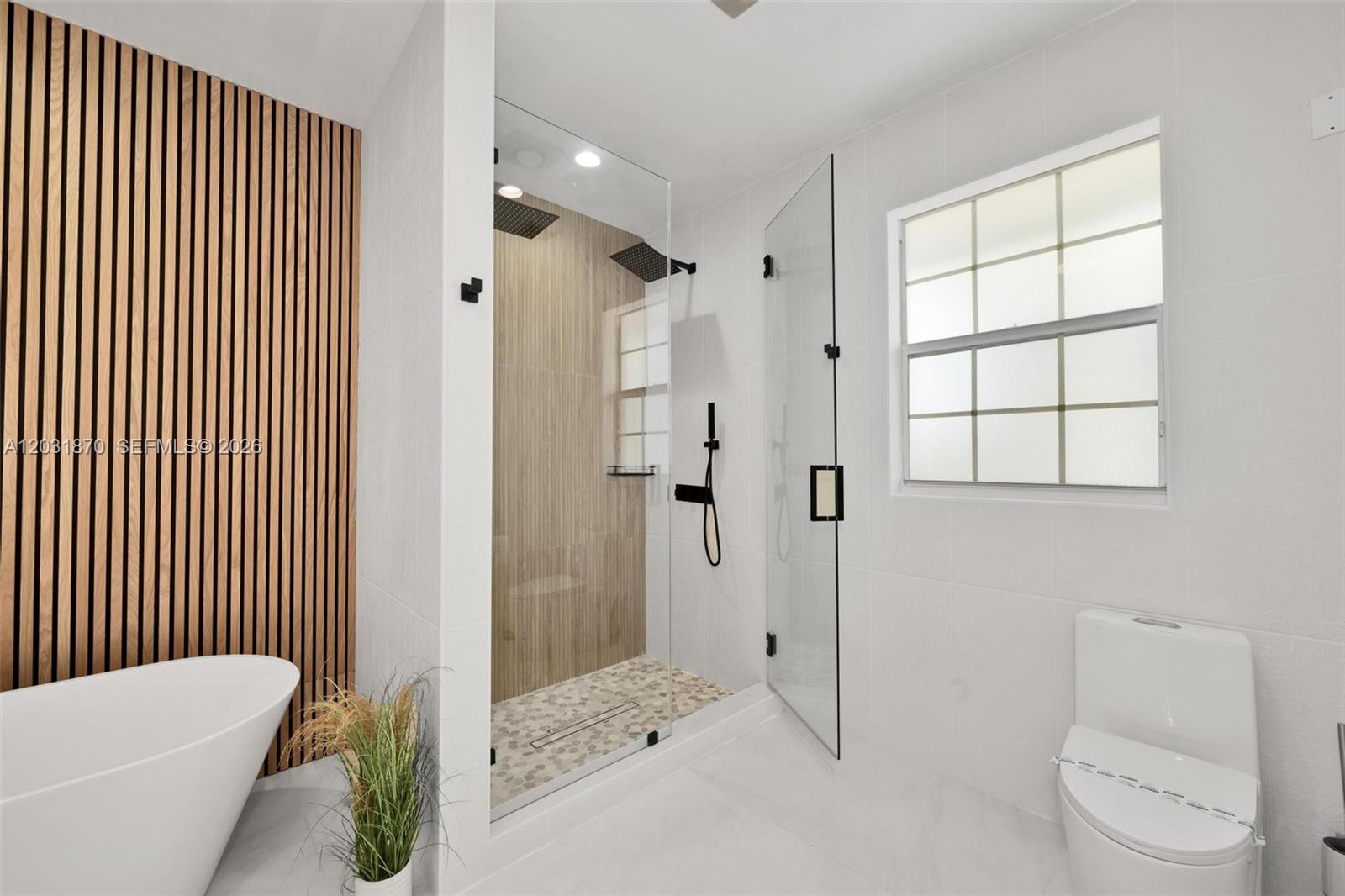 2940 NE 164th St North Miami Beach, FL 33160