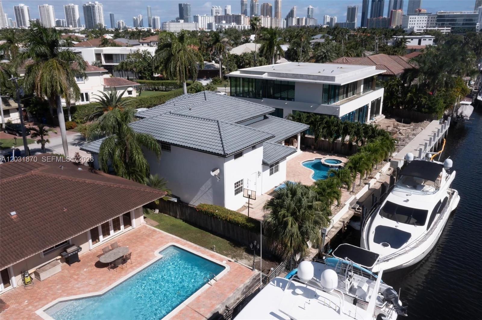 2940 NE 164th St North Miami Beach, FL 33160
