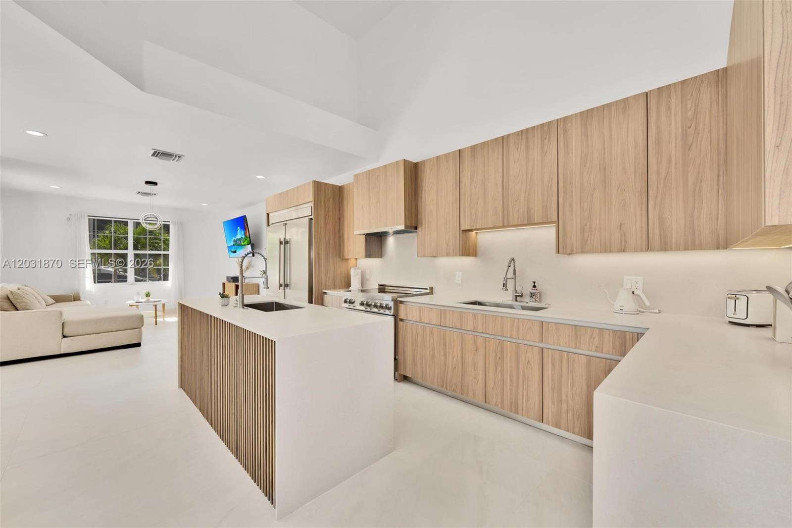 2940 NE 164th St North Miami Beach, FL 33160
