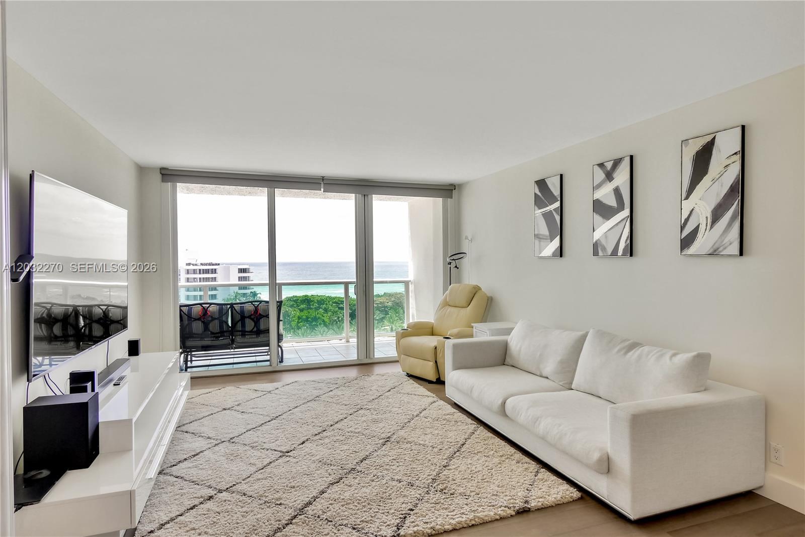 image Arlen House East9