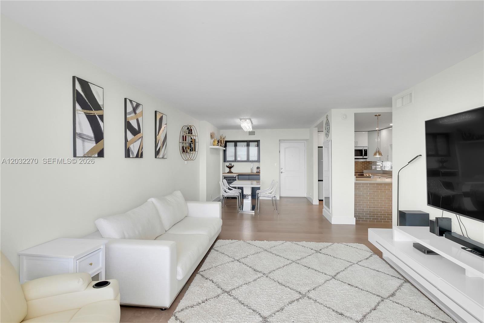 image Arlen House East12