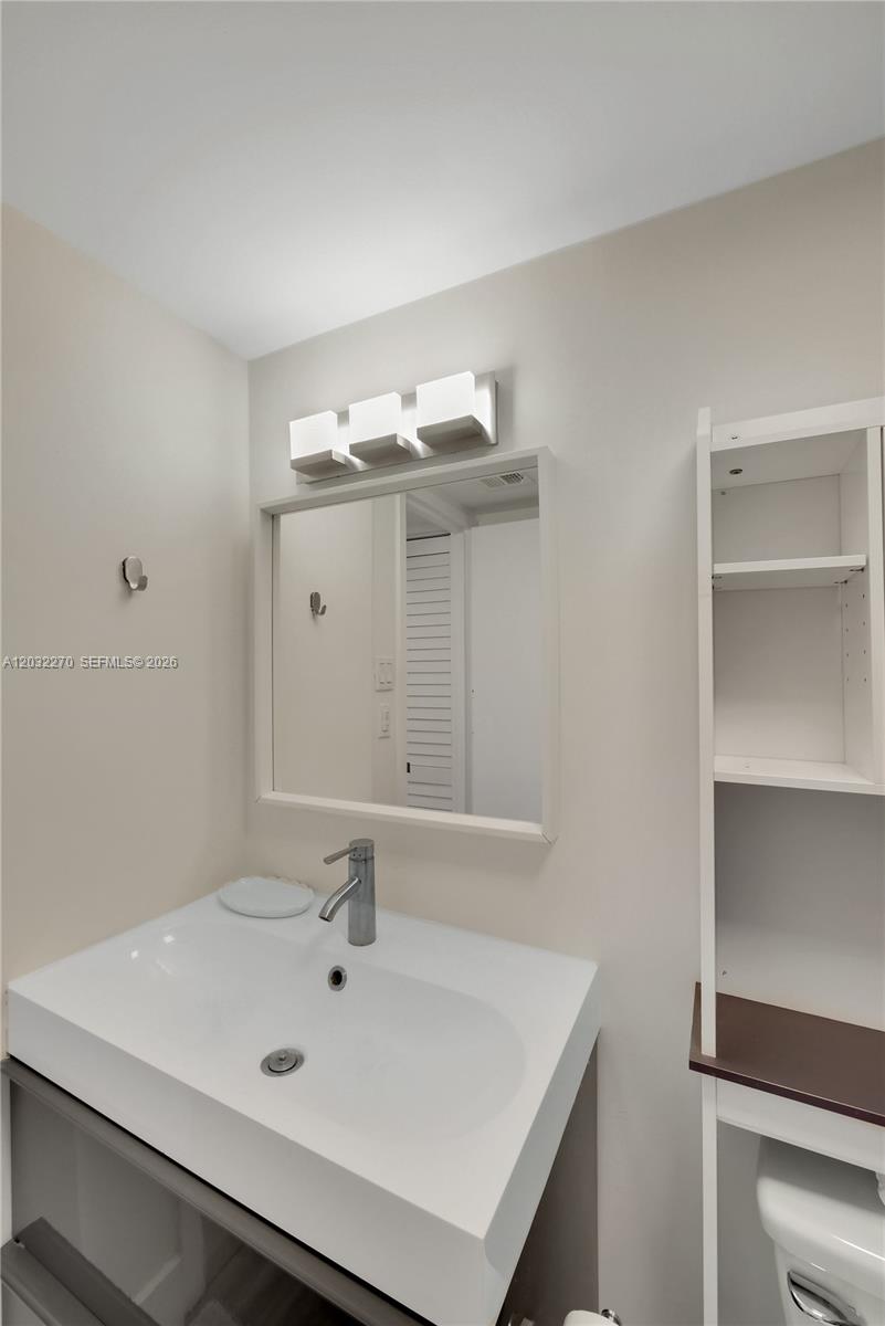 image Arlen House East23