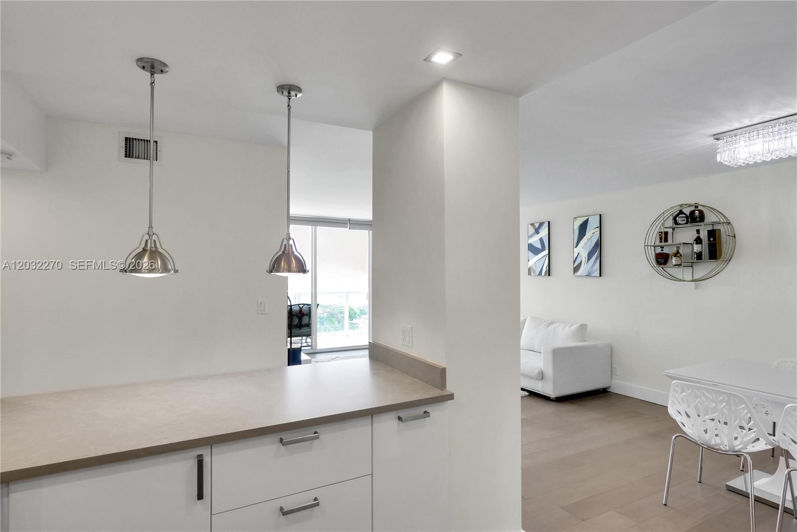 image Arlen House East7