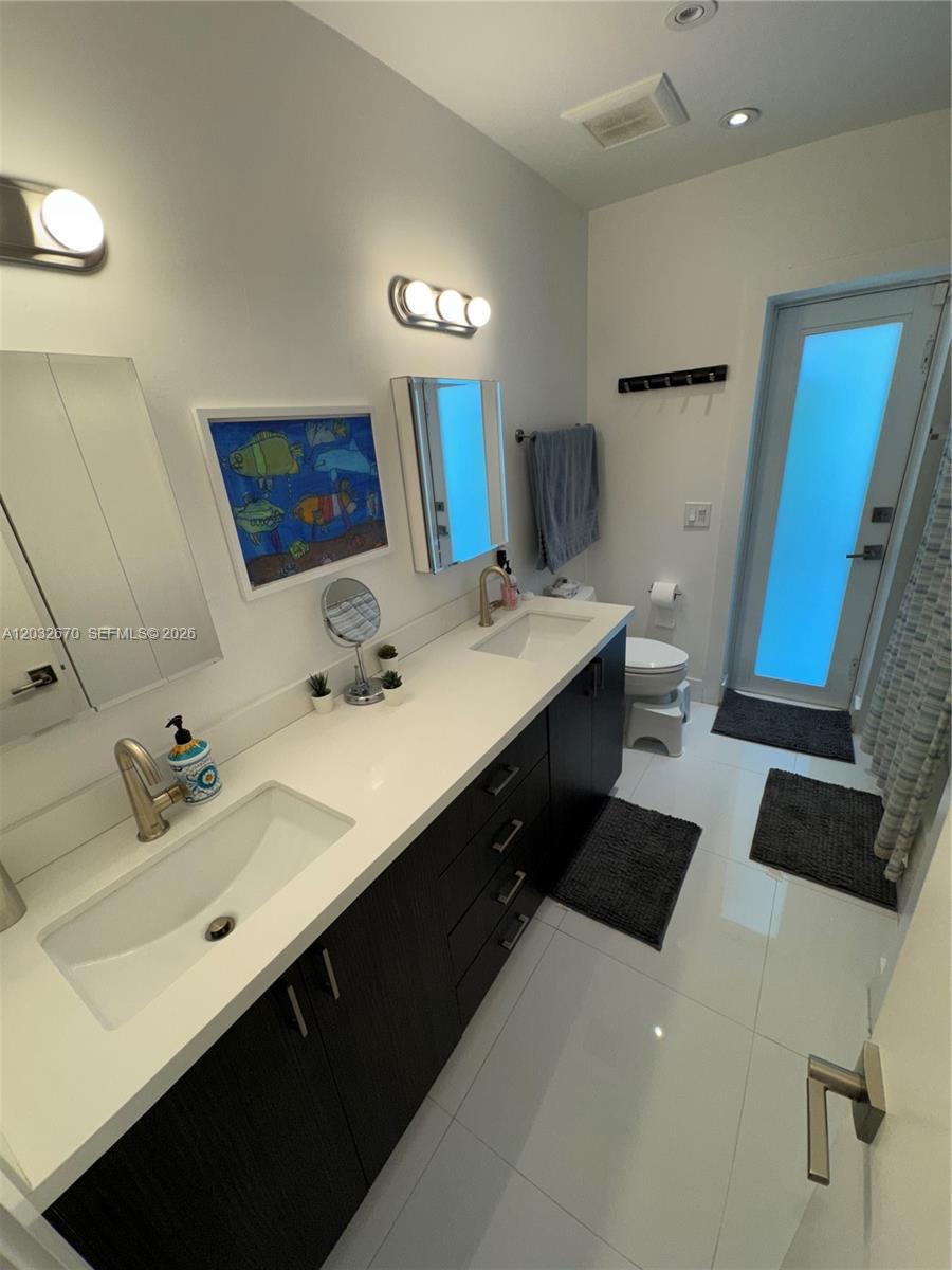 13305 Biscayne Is Ter North Miami, FL 33181