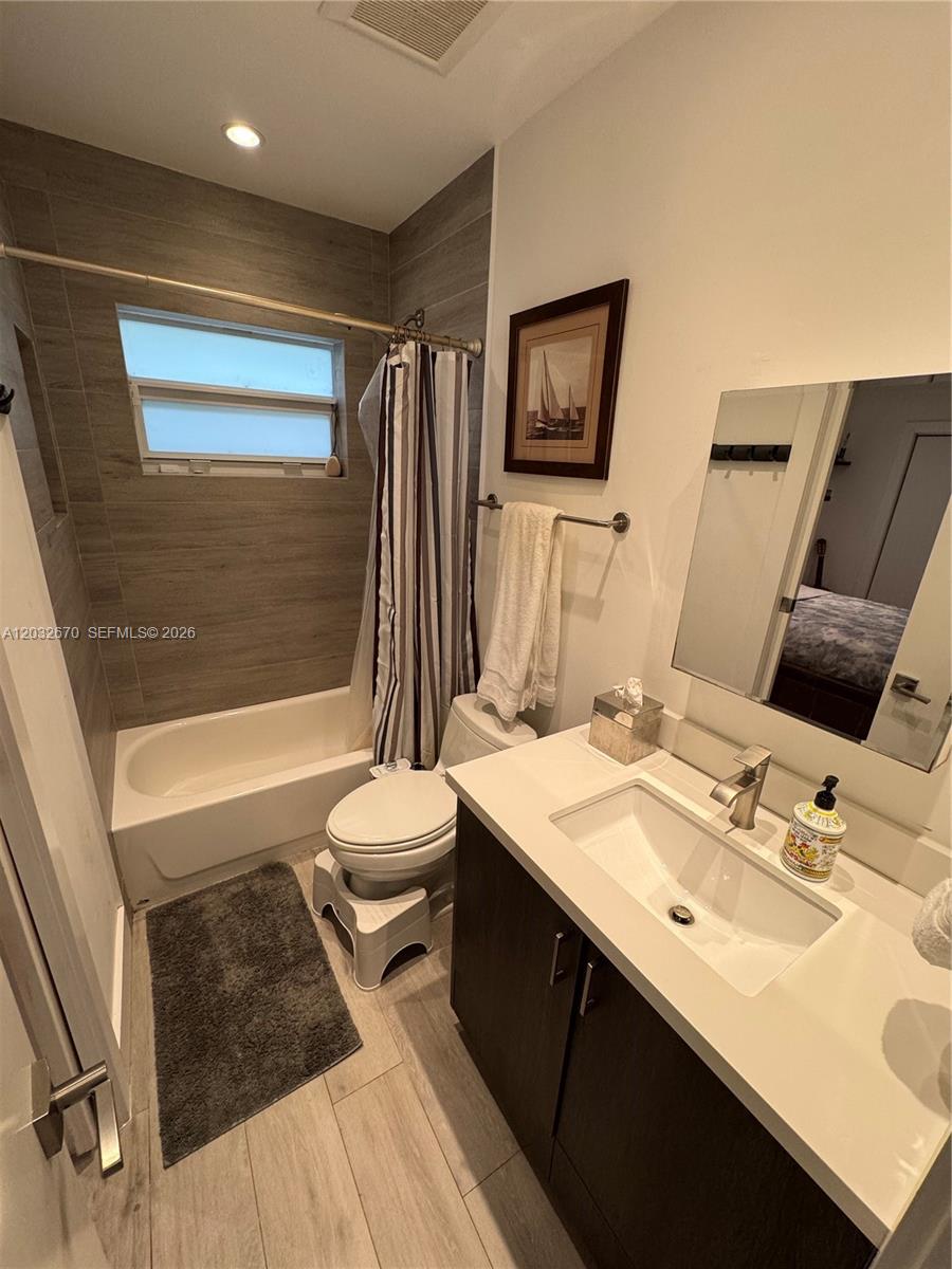 13305 Biscayne Is Ter North Miami, FL 33181