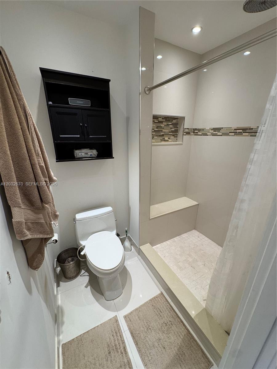 13305 Biscayne Is Ter North Miami, FL 33181