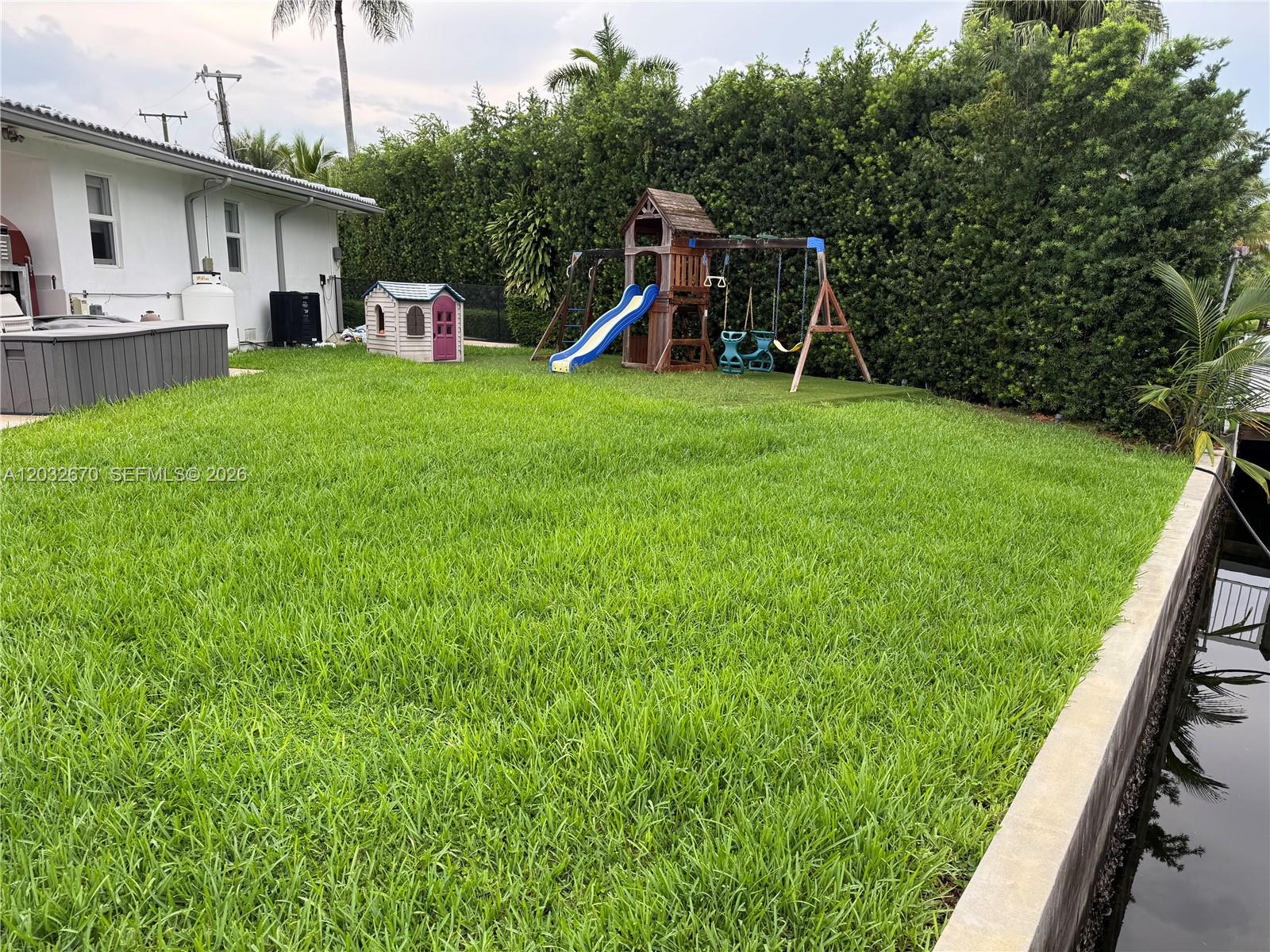 13305 Biscayne Is Ter North Miami, FL 33181