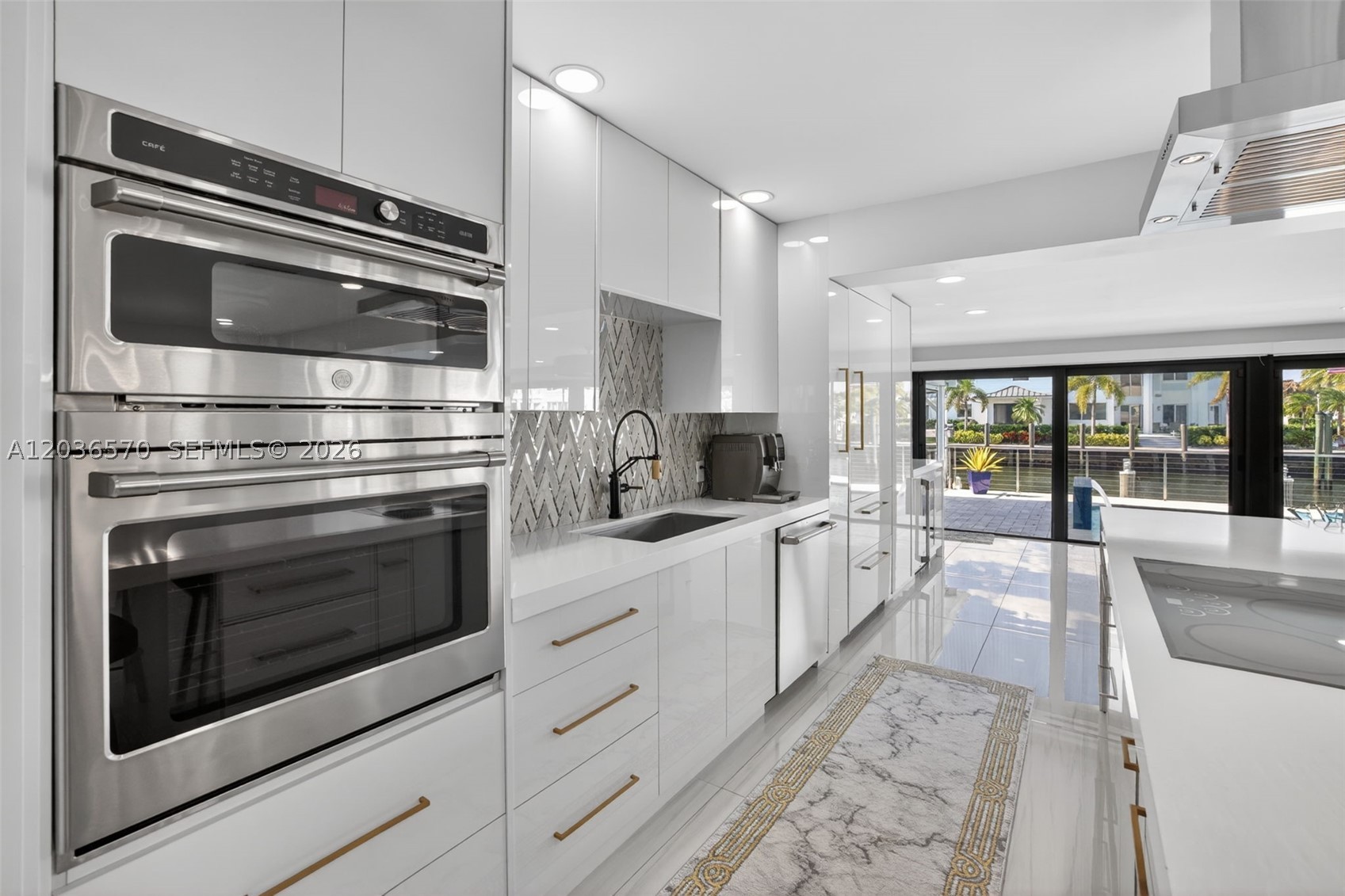 2611 NE 36th St Lighthouse Point, FL 33064