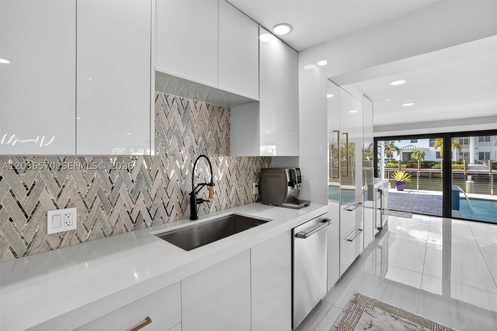 2611 NE 36th St Lighthouse Point, FL 33064