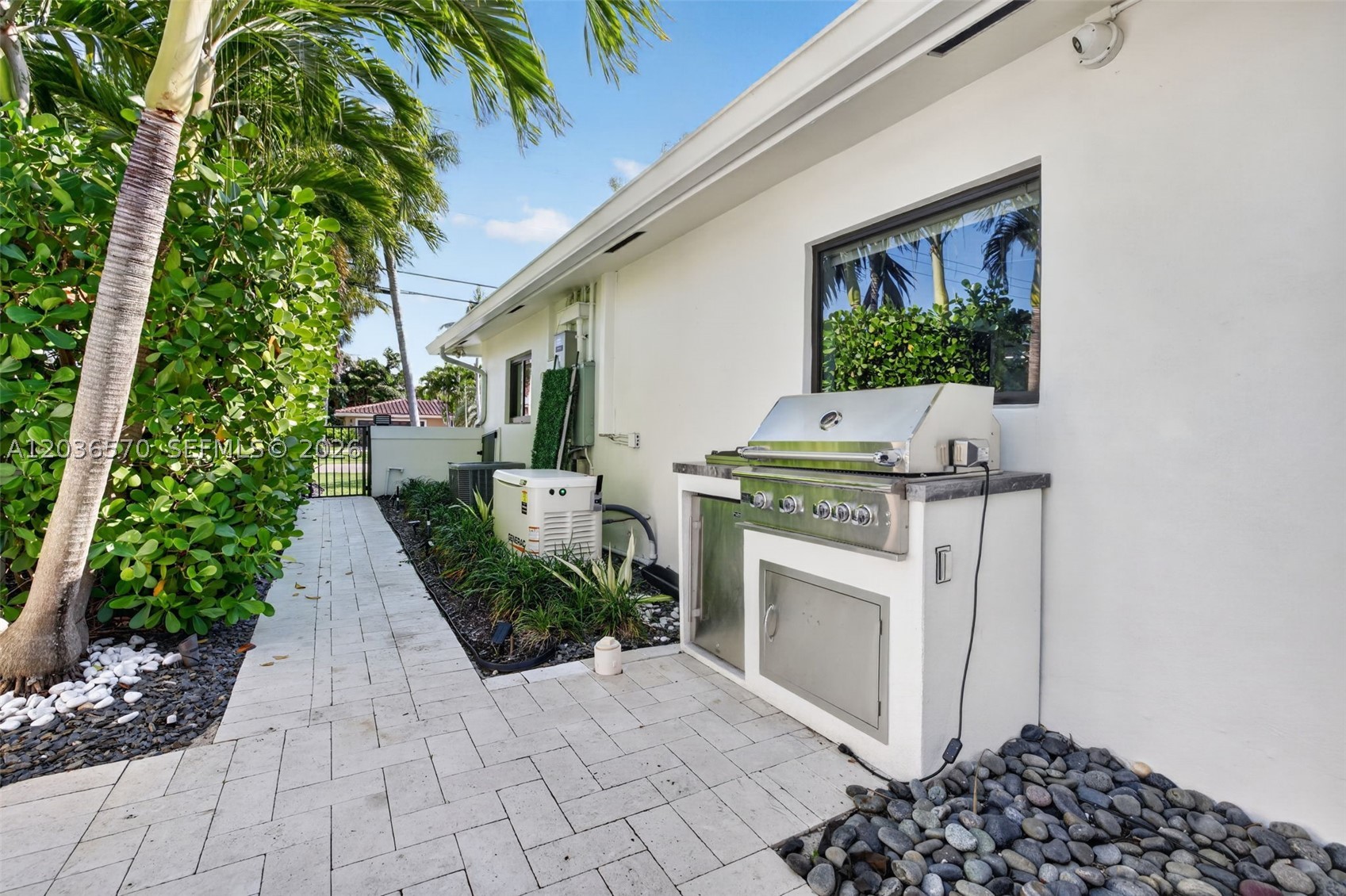 2611 NE 36th St Lighthouse Point, FL 33064