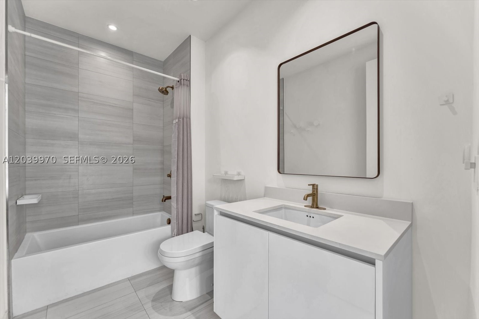 2655 S Bayshore Dr #1206 Miami, FL 33133