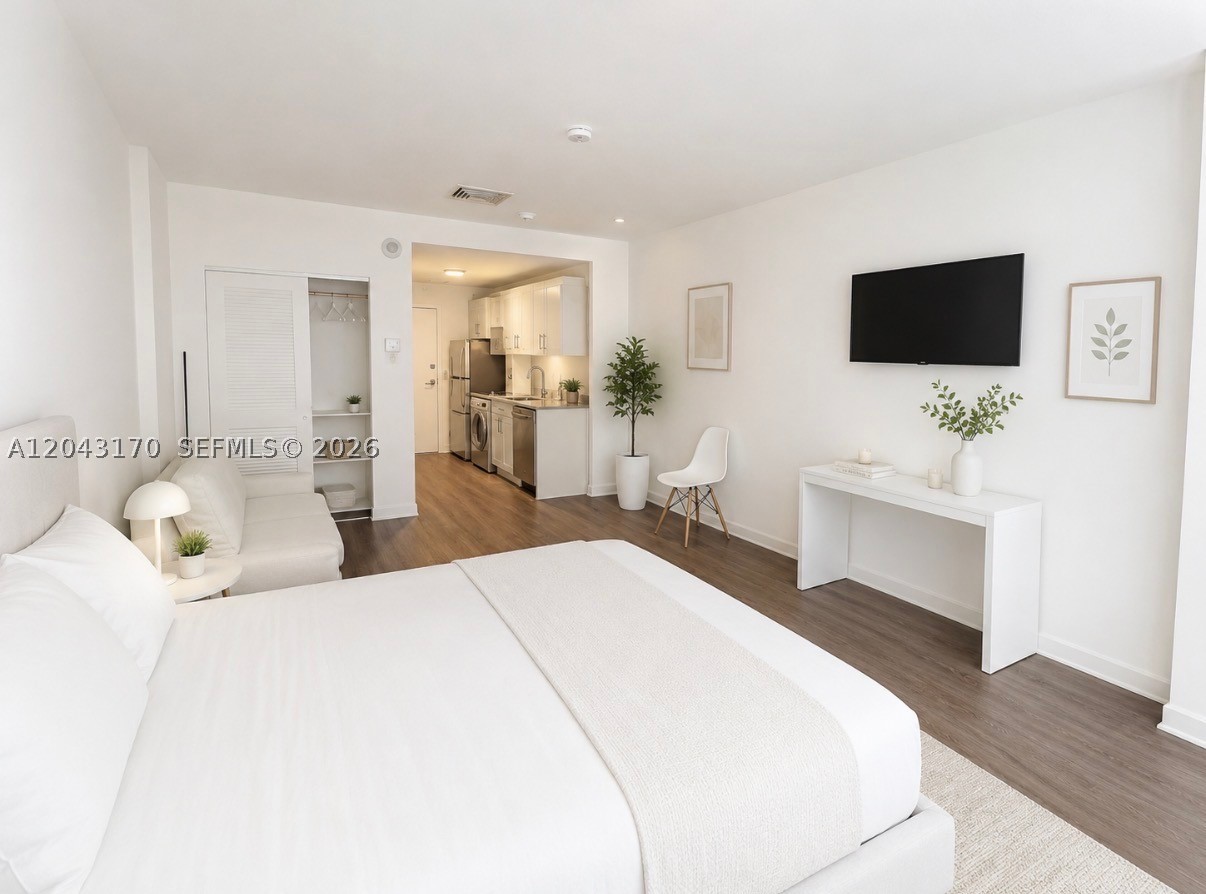 10275 Collins Ave #115