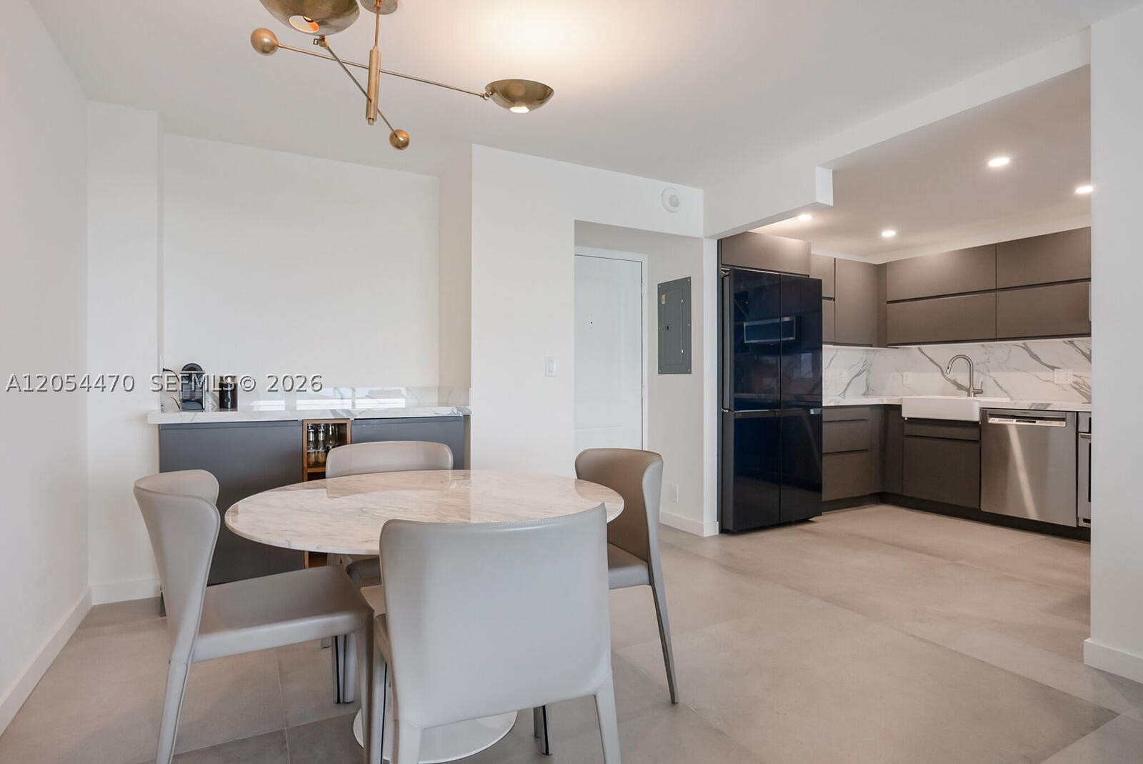 image Arlen House East10