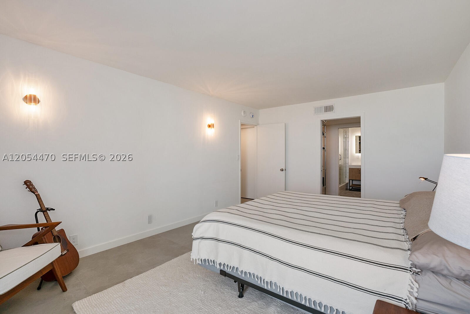 image Arlen House East13