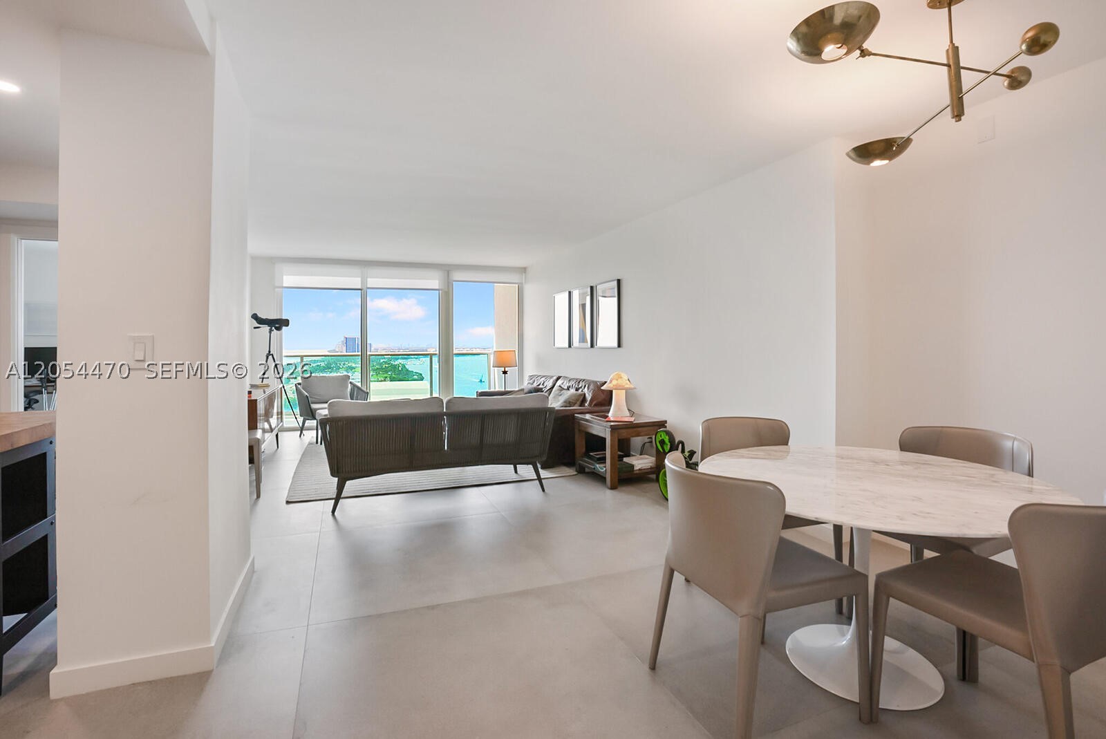 image Arlen House East6