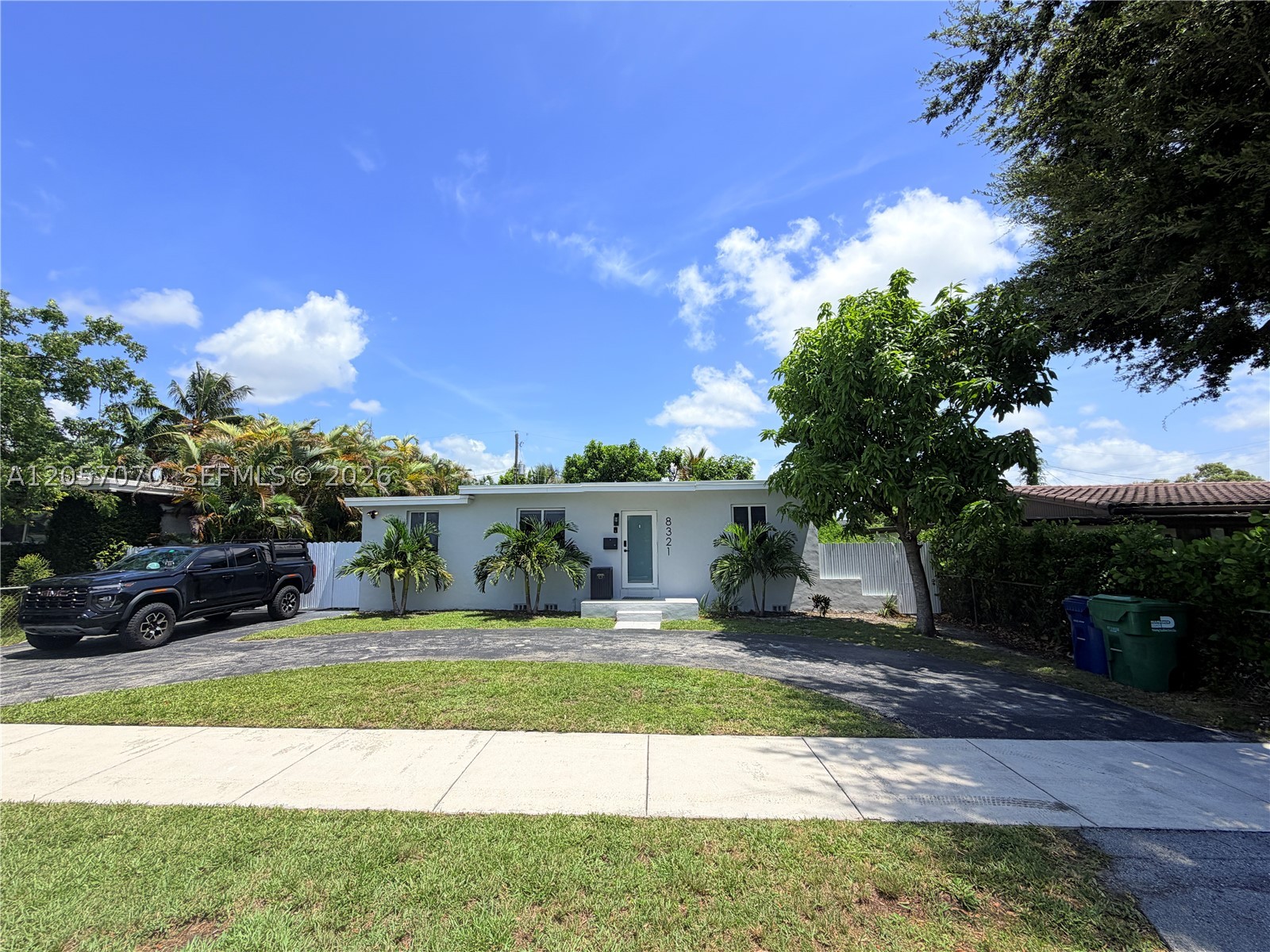 8321 SW 46th St