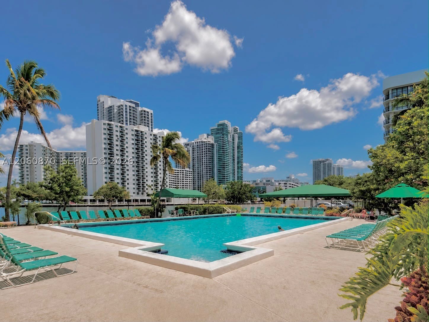 1000 Parkview Dr #505