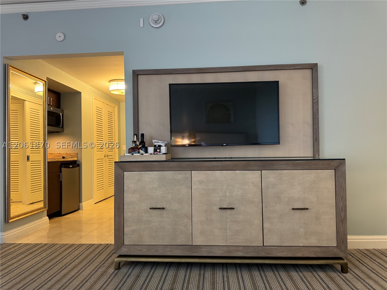 455 Grand Bay Dr #717 Key Biscayne, FL 33149