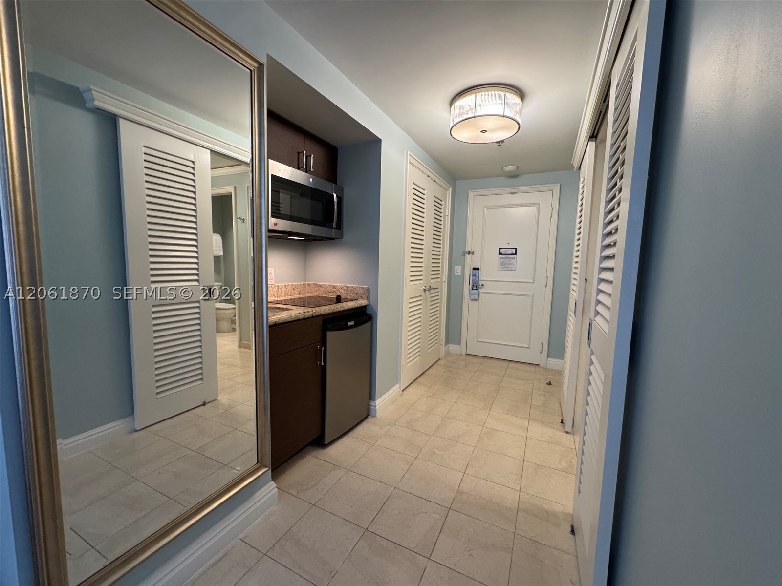 455 Grand Bay Dr #717 Key Biscayne, FL 33149