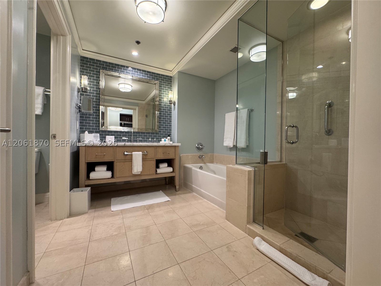 455 Grand Bay Dr #717 Key Biscayne, FL 33149