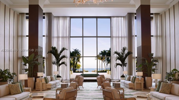 455 Grand Bay Dr #717 Key Biscayne, FL 33149