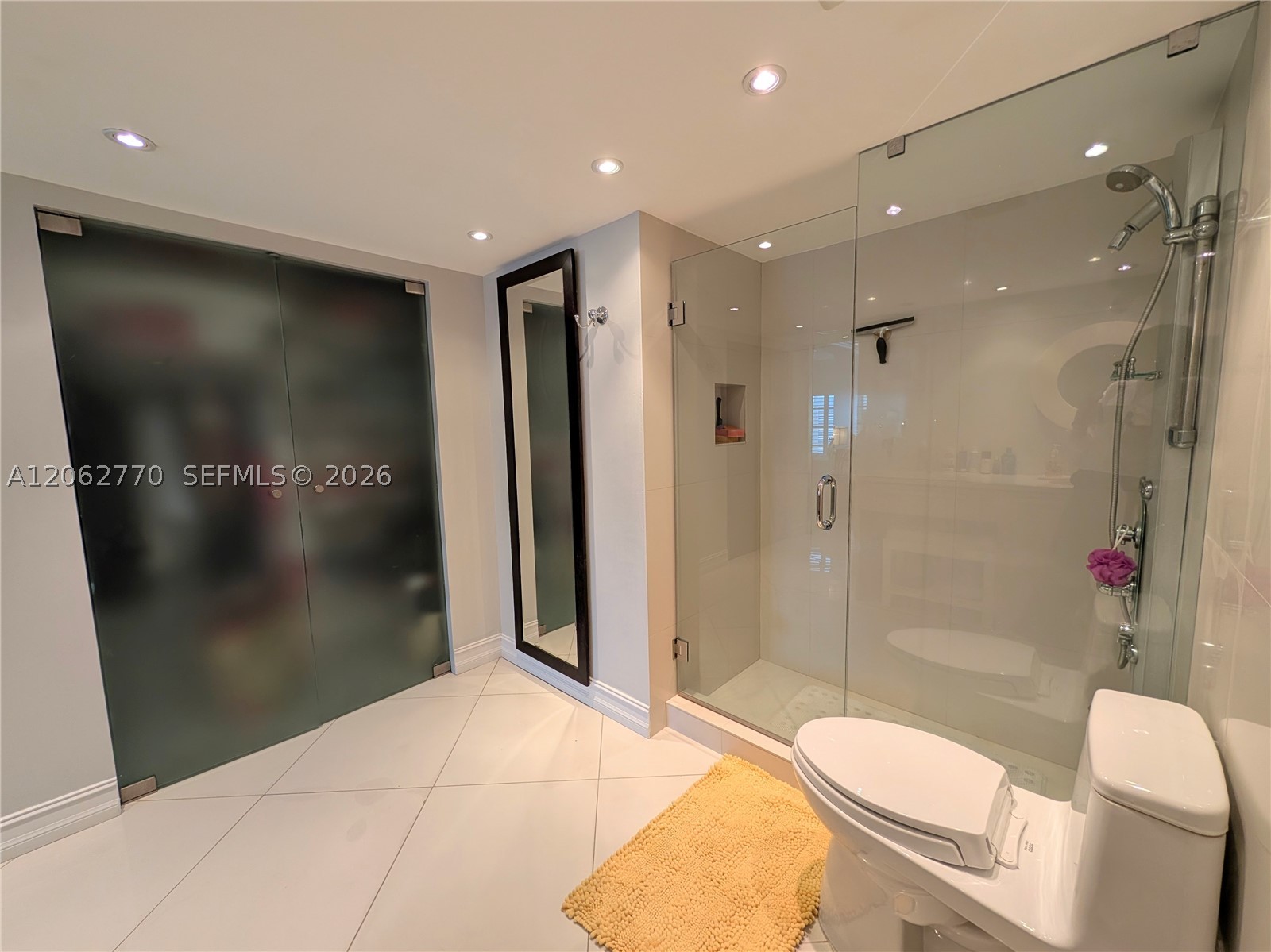 575 Crandon Blvd #706 Key Biscayne, FL 33149