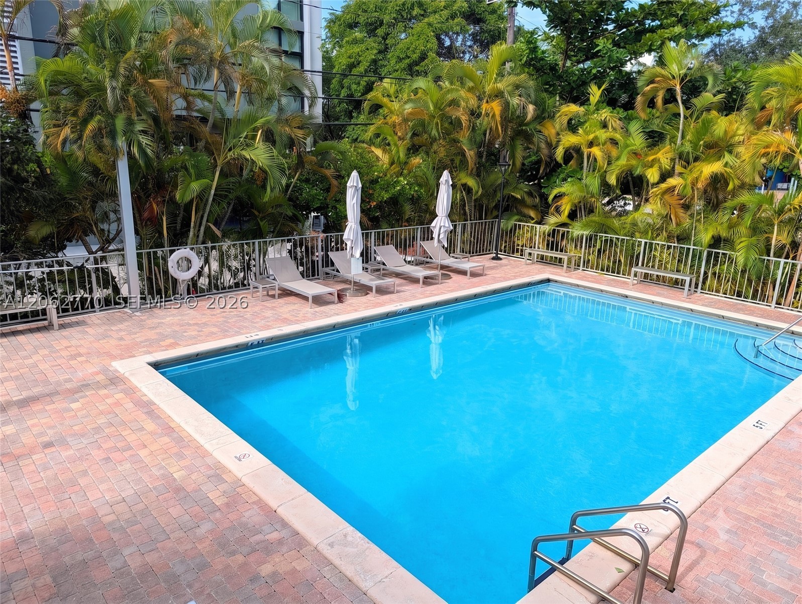 575 Crandon Blvd #706 Key Biscayne, FL 33149