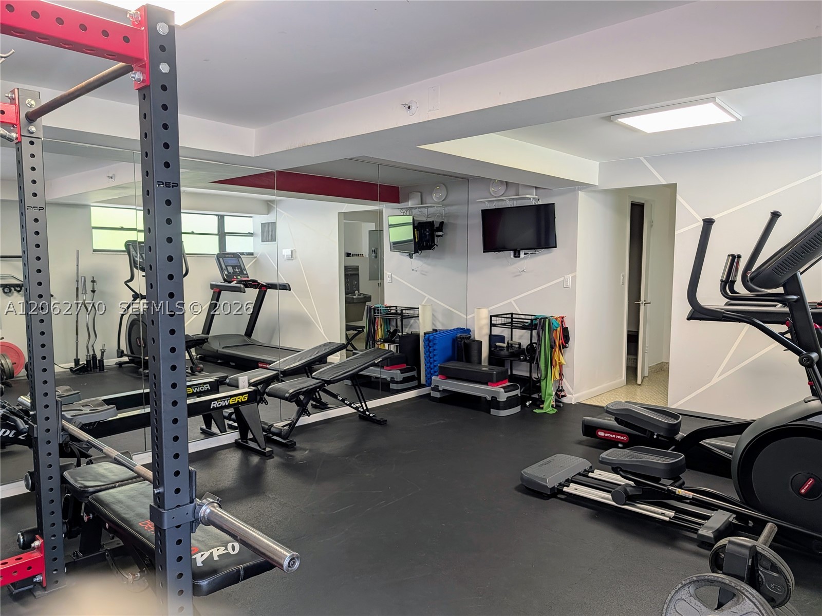 575 Crandon Blvd #706 Key Biscayne, FL 33149