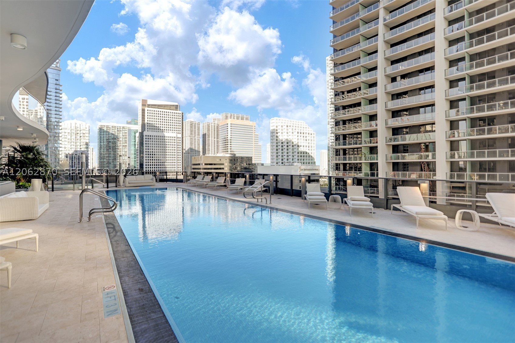 image Brickell Flatiron35