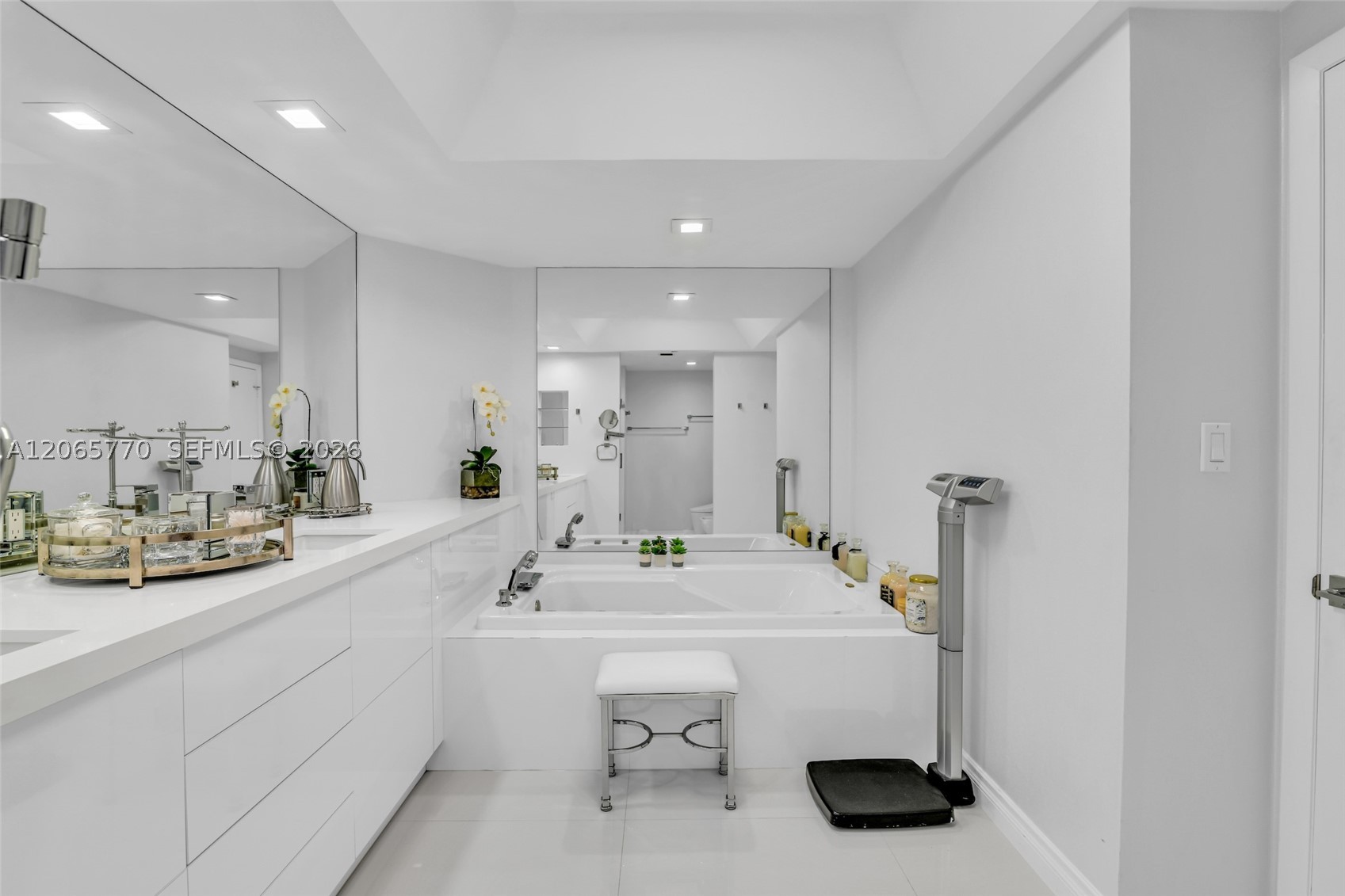 2000 Island Blvd #2006 Aventura, FL 33160