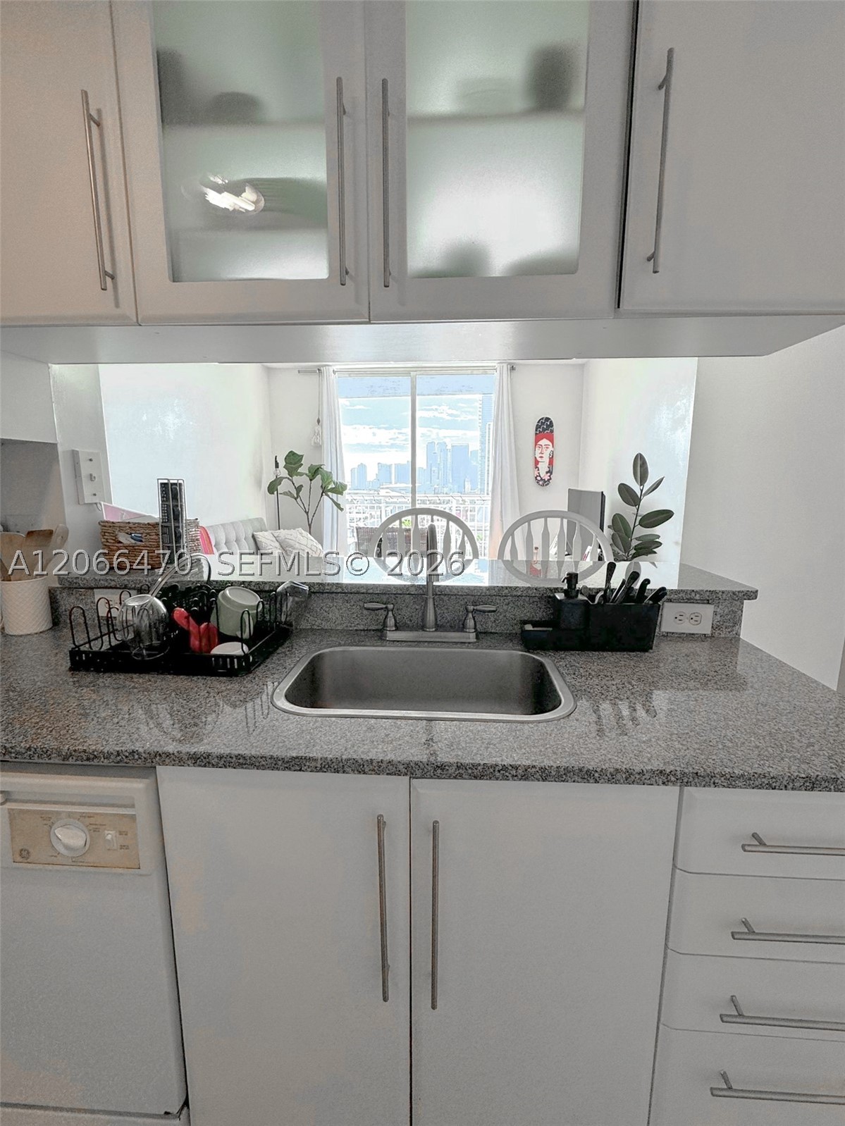 image 1800 Biscayne Plaza9