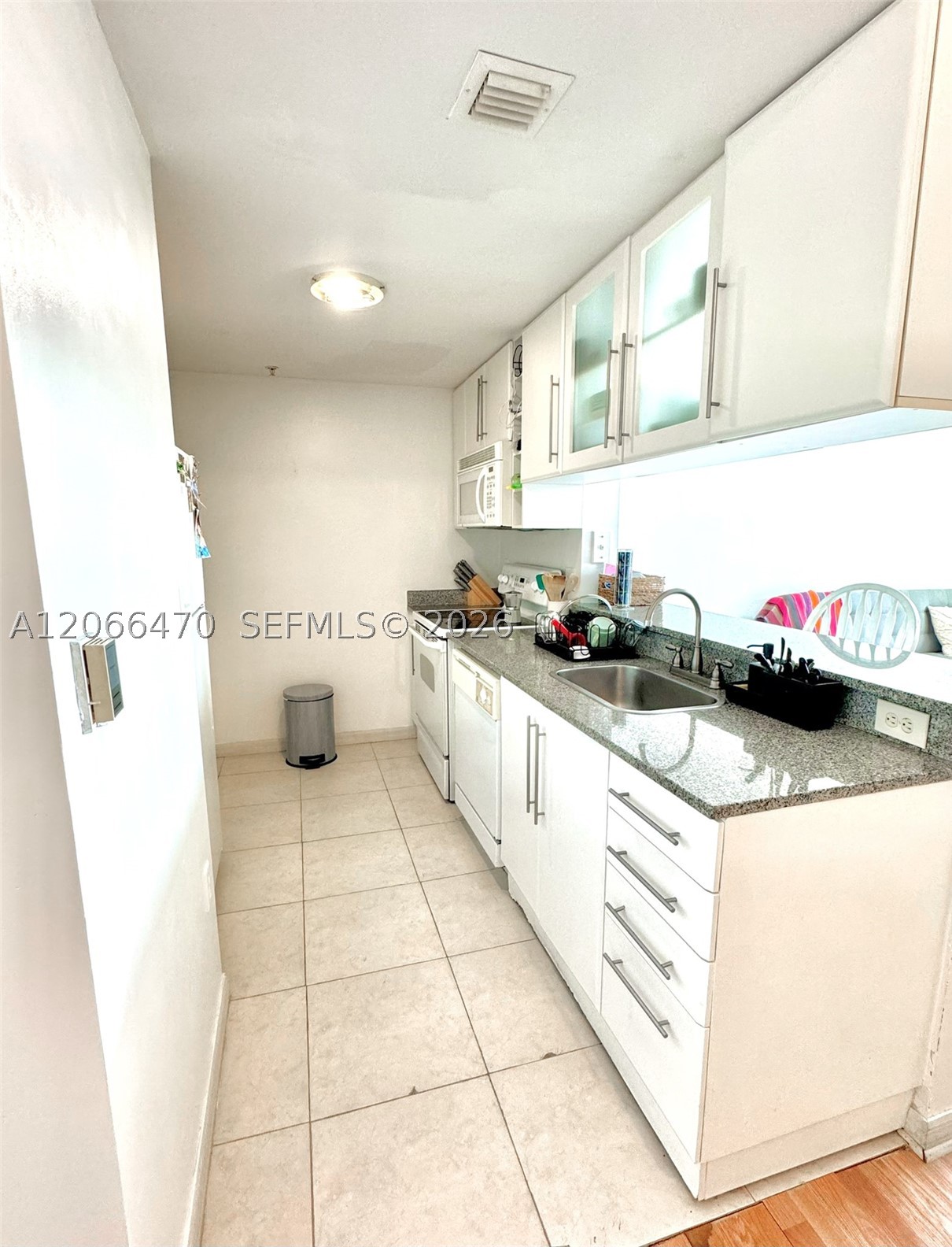 image 1800 Biscayne Plaza13