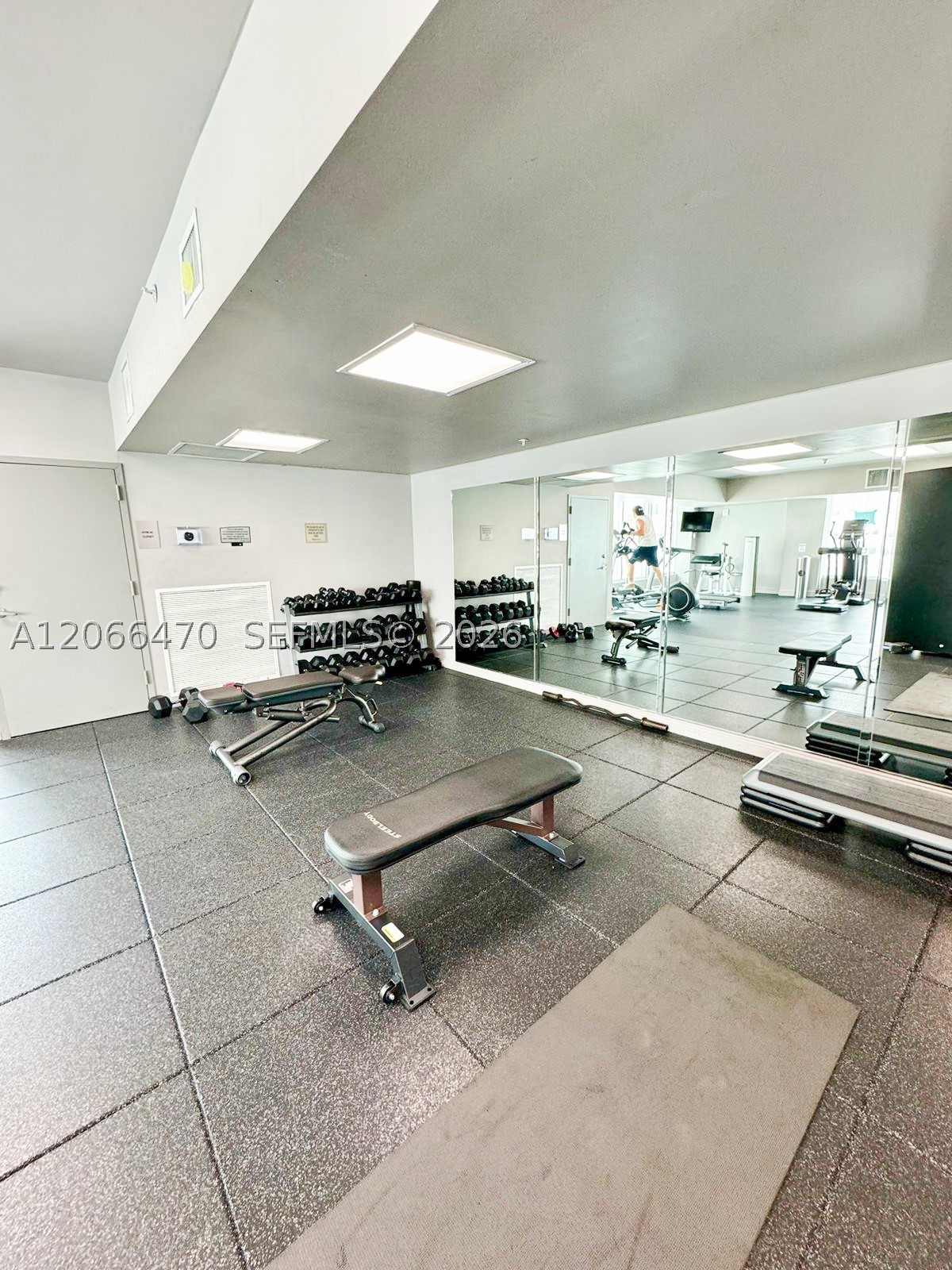 image 1800 Biscayne Plaza25