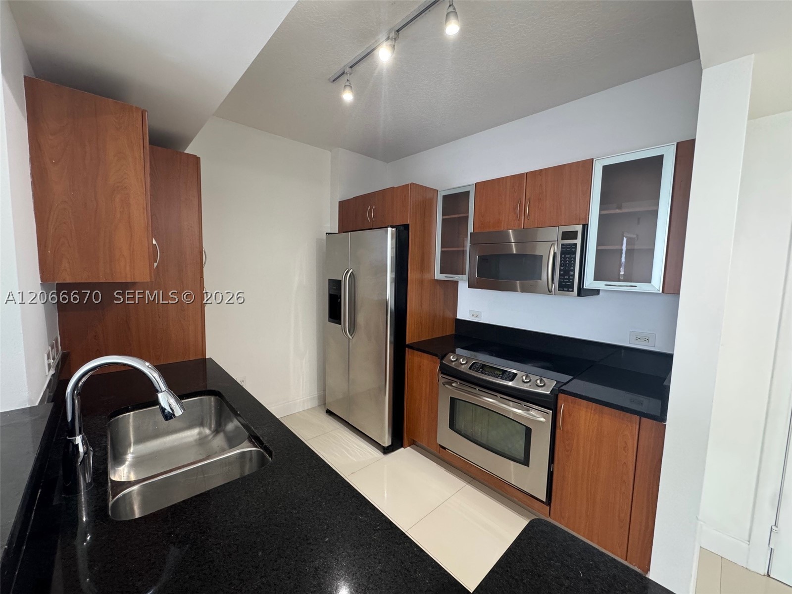 image The Venture at Aventura0