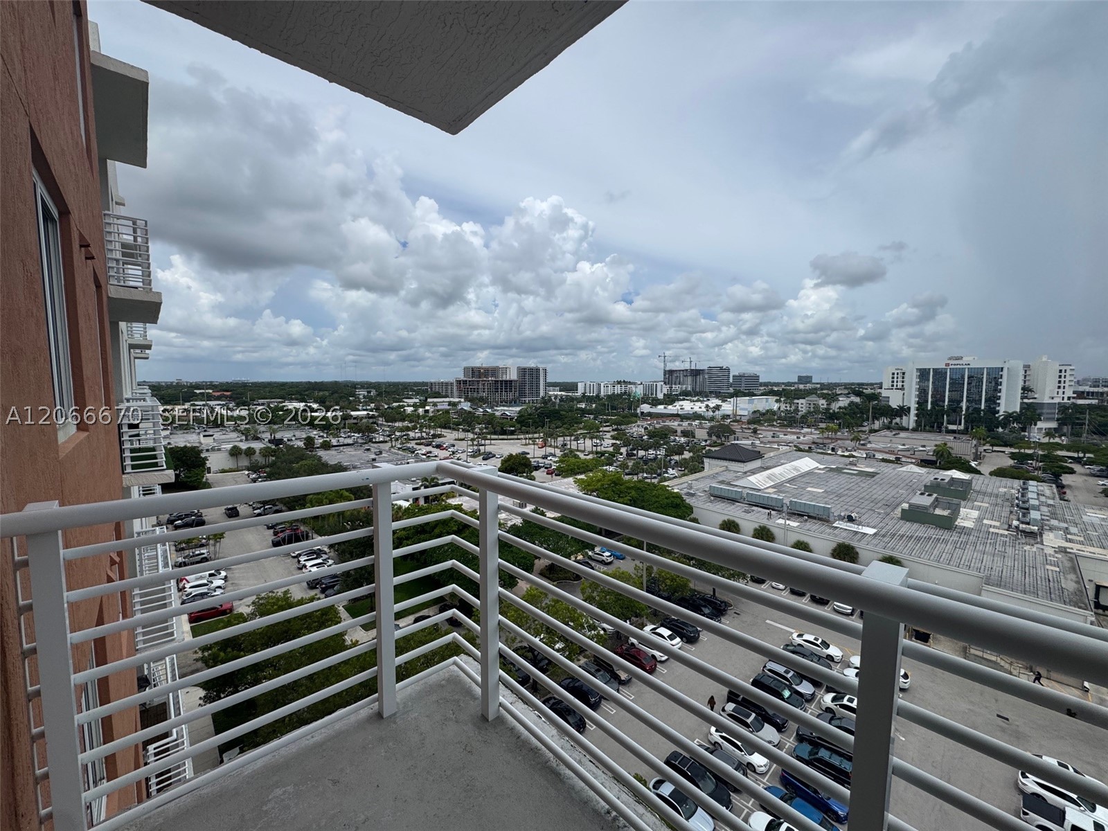 image The Venture at Aventura12