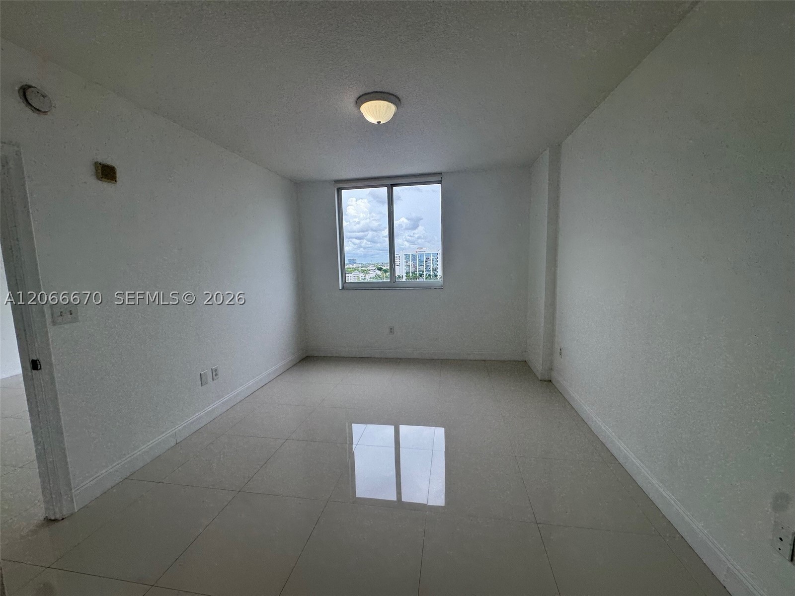 image The Venture at Aventura6