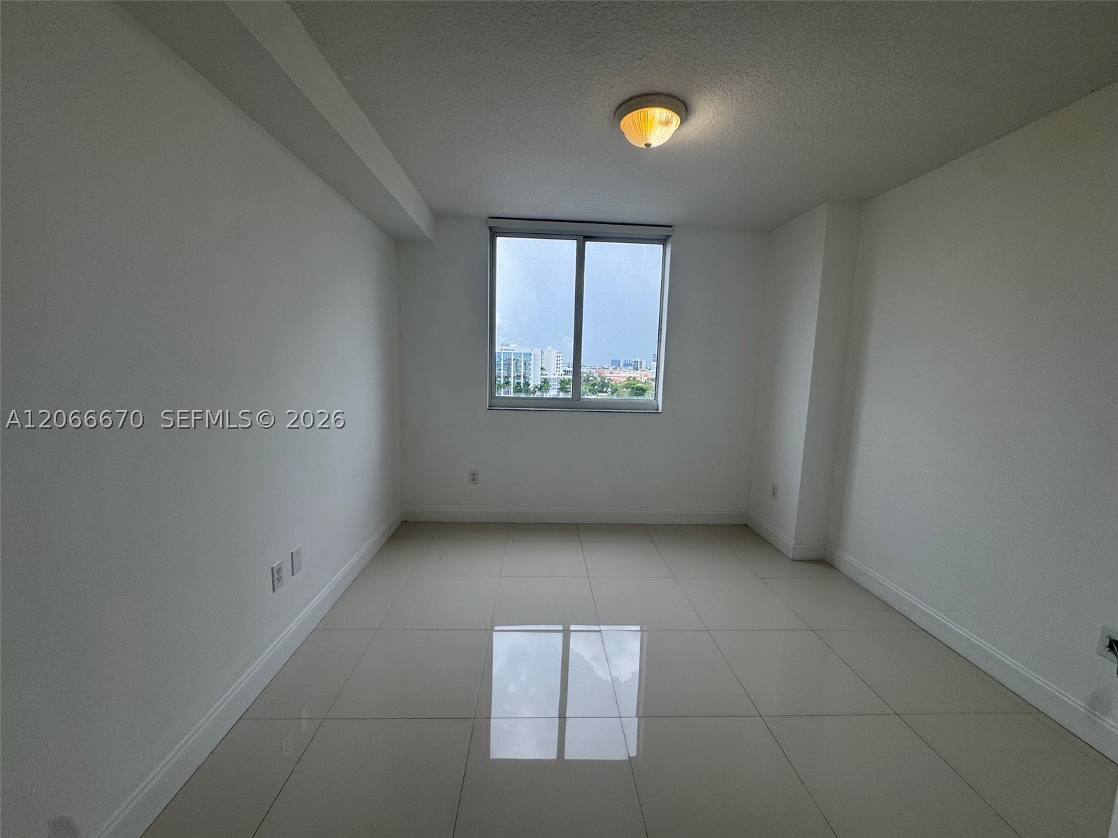 image The Venture at Aventura8