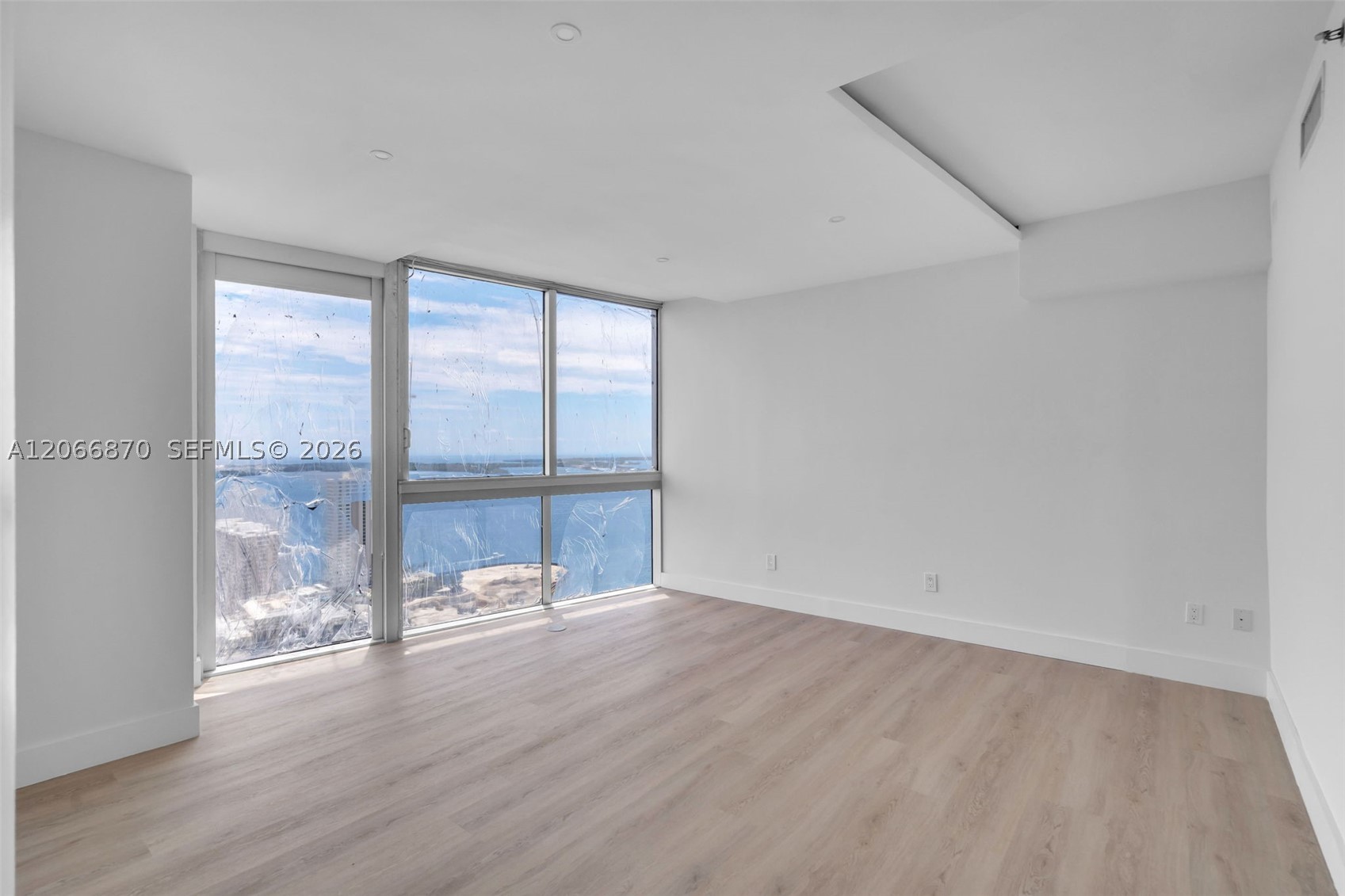 image Icon Brickell II14