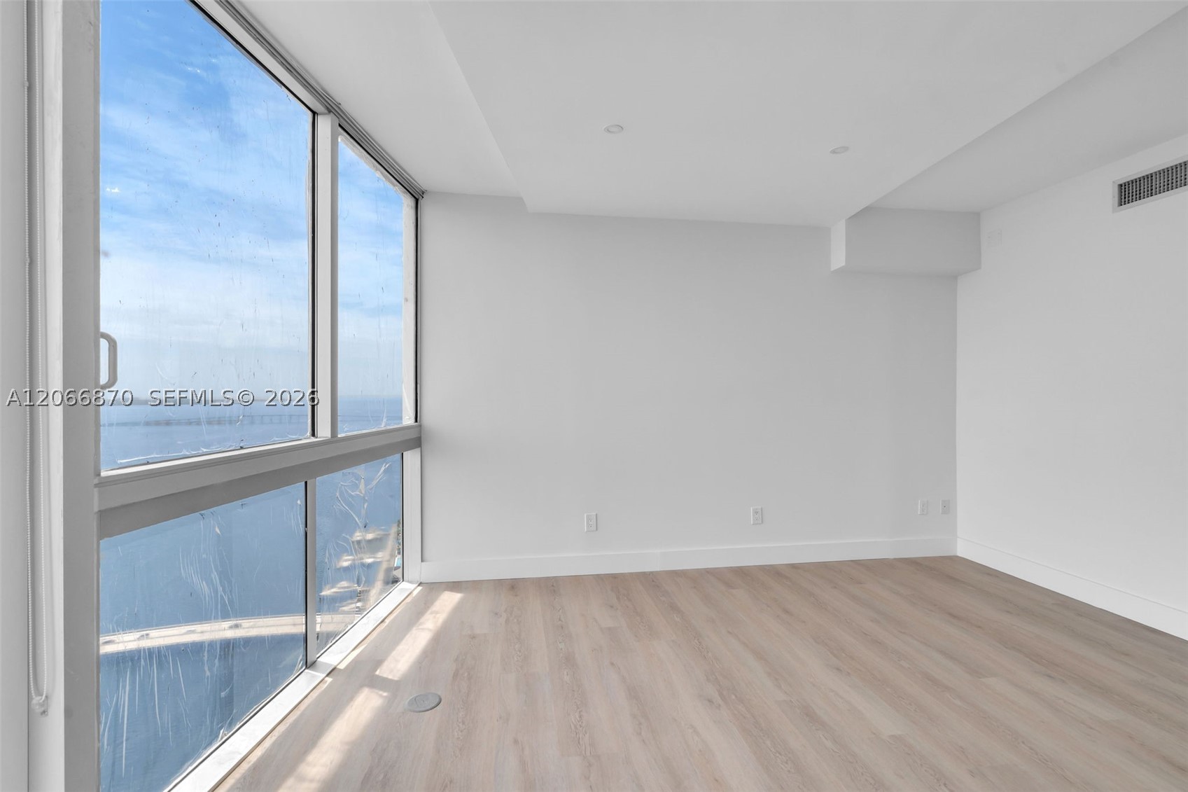 image Icon Brickell II16