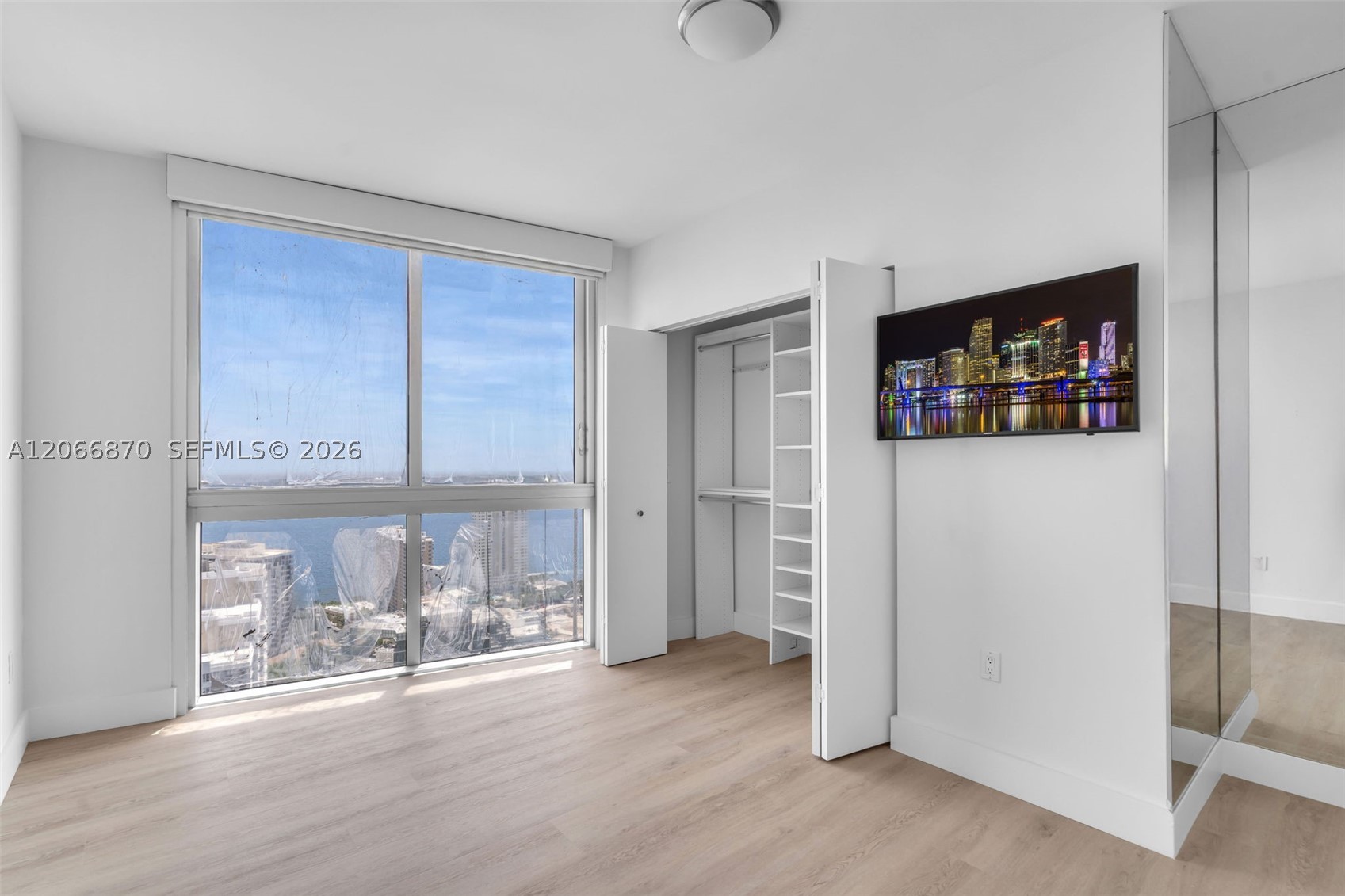 image Icon Brickell II24