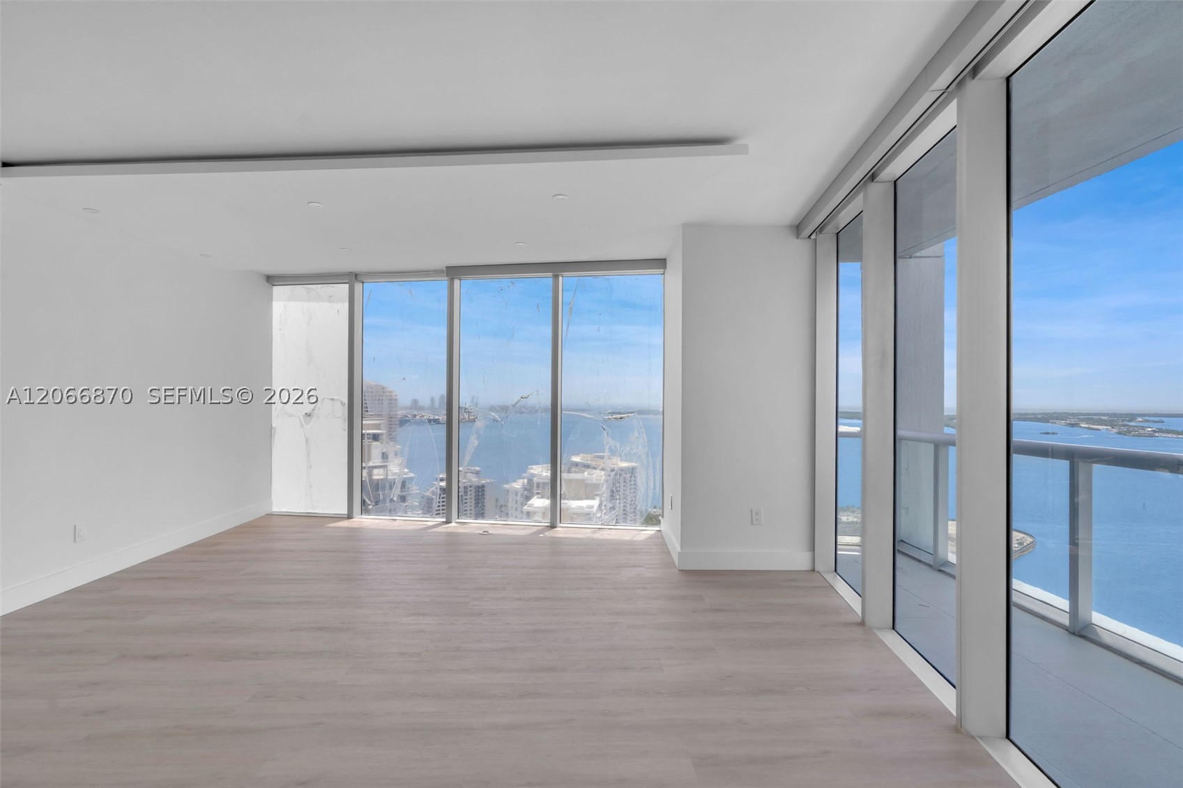 image Icon Brickell II6