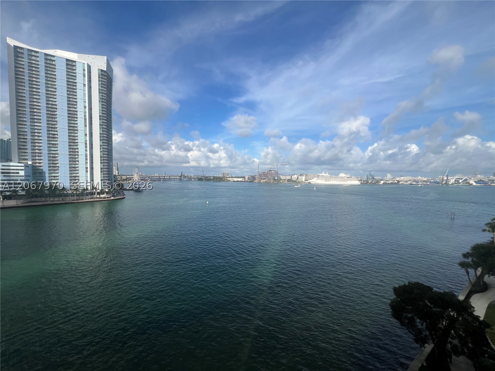 888 Brickell Key Dr #806