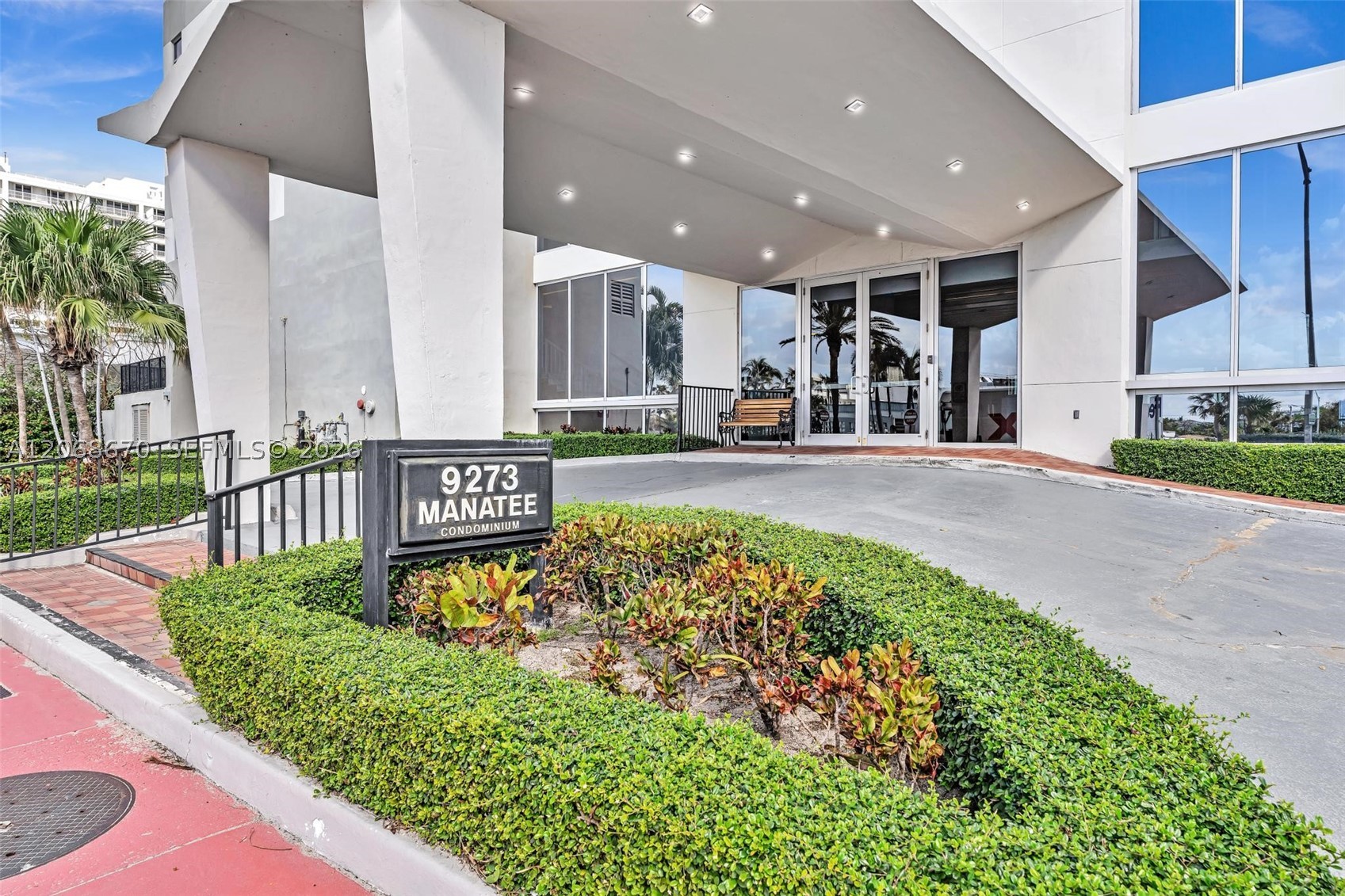 9273 Collins Ave #308 Surfside, FL 33154