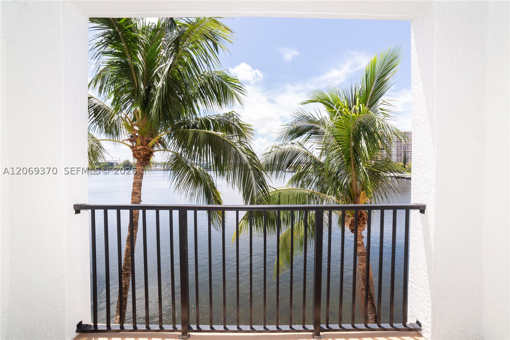image Porto Bellagio Condo27