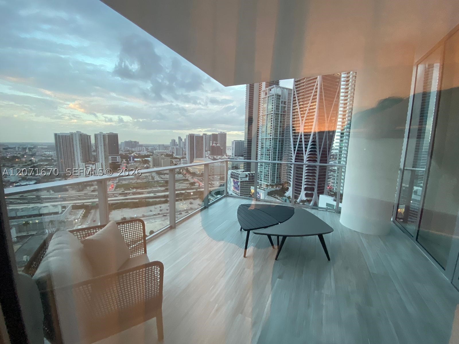 image Paramount Miami Worldcenter6