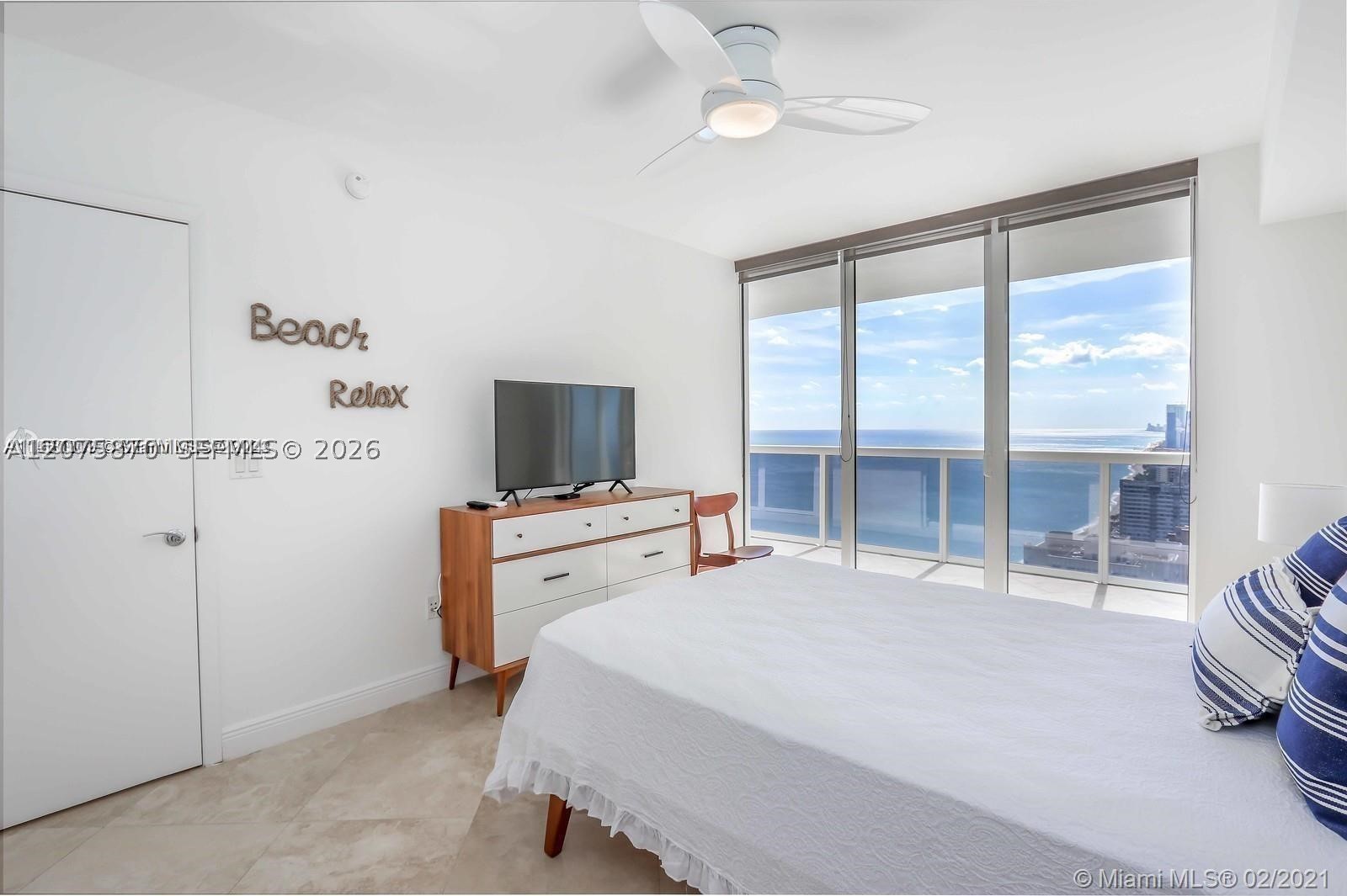image Beach Club 219