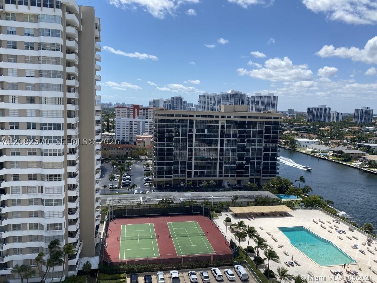 1985 S Ocean Dr #8Q