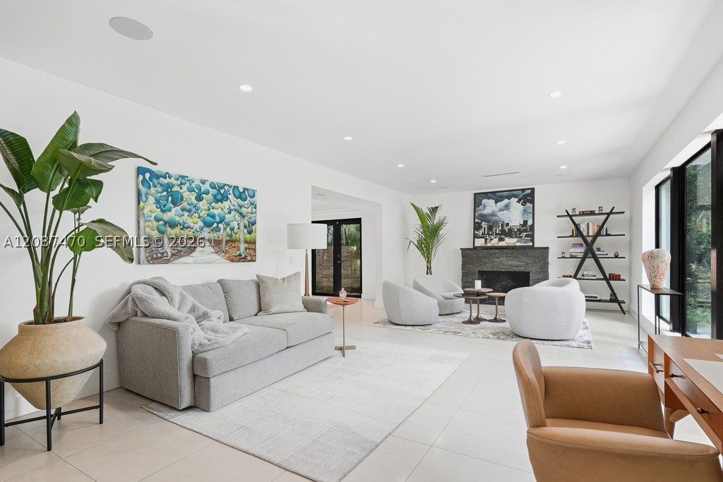 2225 Meridian Ave Miami Beach, FL 33139