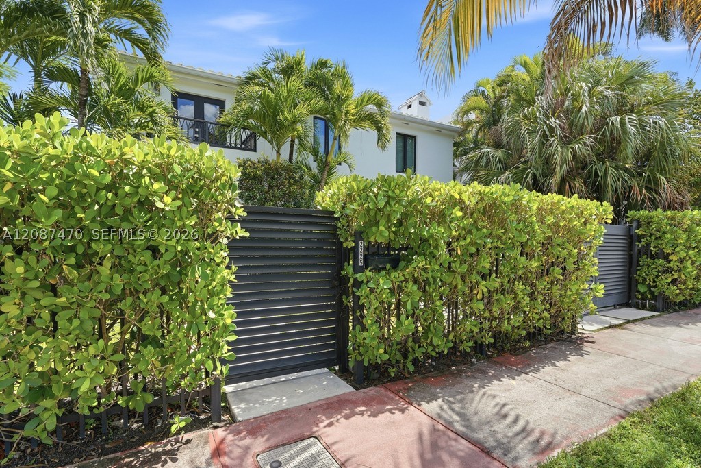 2225 Meridian Ave Miami Beach, FL 33139