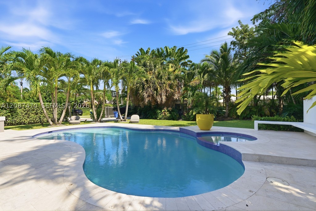 2225 Meridian Ave Miami Beach, FL 33139